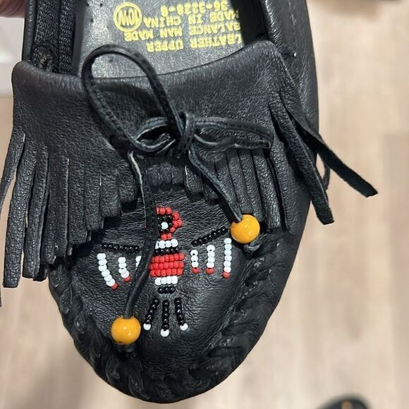 Hunter’s Run Leather Indigenous Beaded Moccasins - Picture 11 of 11